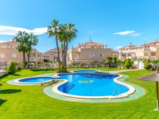 Haus  Poligono r-2 los pinos. Precioso bungalow en zenamar 6 con jardín soleado, también inclu