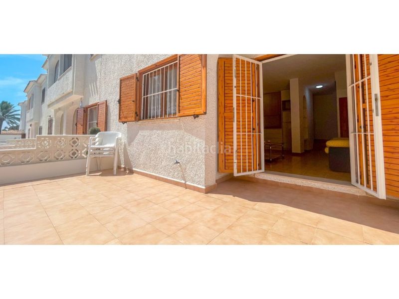 Foto 2f21df04-49b5-4787-8f4f-ca44eeafaa16. Casa amb aparcament a Playa Flamenca Orihuela