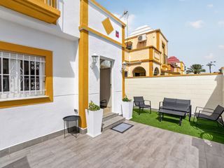 Reihenhaus  Calle francisco diez martinez 8. Casa adosada luminosa y acogedora con 3 dormitorios, jardín, ter