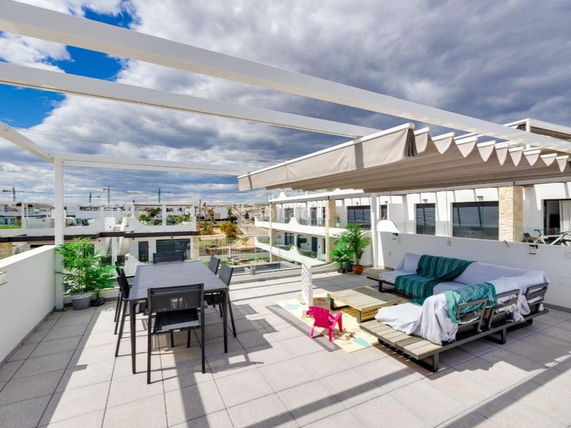 Foto 860fdcbd-d6a4-4664-b0bc-6f0a2d9383fe. Casa amb aparcament piscina a Zeniamar - Horizonte - La Campana Orihuela