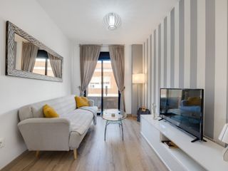 Apartamento  Calle joaquin chapaprieta. Apartamento a 600m del puerto de torrevieja y listo para entrar