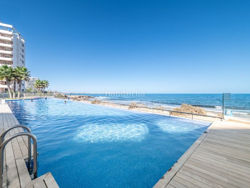 Foto a0e5d0f8-d7c2-4ab9-b9ae-b7d8b901cd54. Apartament amb piscina a Punta Prima Torrevieja
