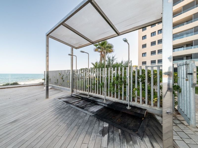 Foto c2cfb24e-d1b2-4309-9a44-3528bd0f3484. Apartament amb piscina a Punta Prima Torrevieja