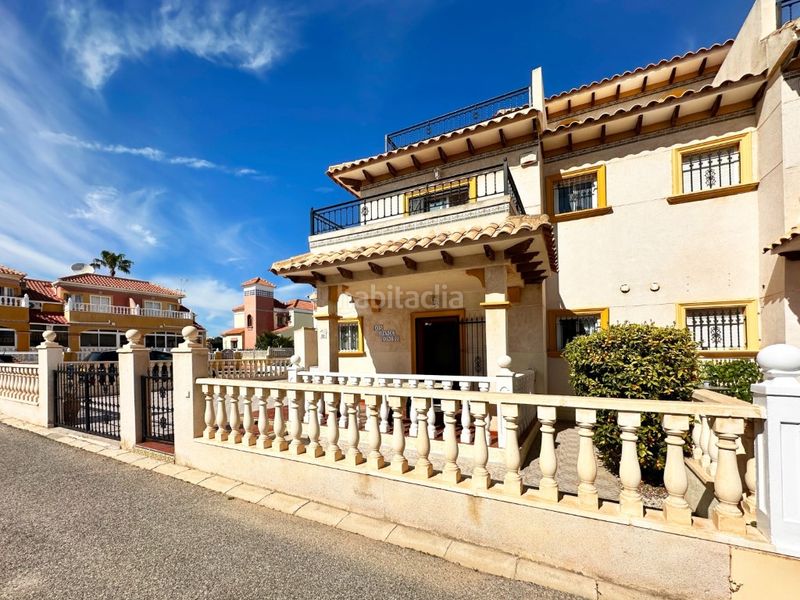 Foto 263cbe52-54fd-48f1-b365-8ac6c8383a2c. Casa amb piscina a Lomas de Cabo Roig - Los Dolses Orihuela