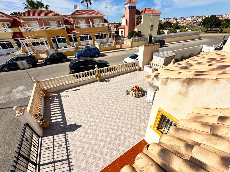 Foto a18352e9-3f58-4054-a055-ef78888de25f. Casa amb piscina a Lomas de Cabo Roig - Los Dolses Orihuela