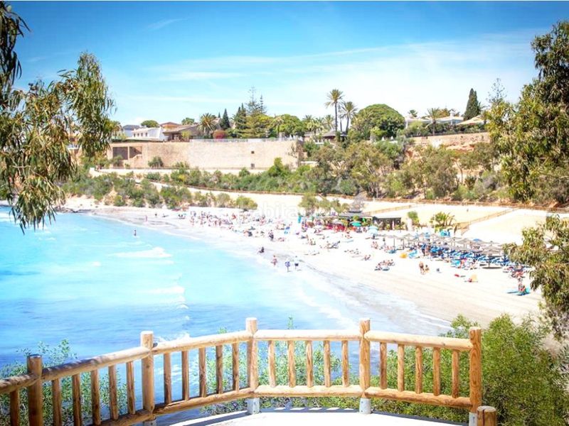 Foto a81322fa-c9de-4bd7-8423-3d8729fae641. Casa amb piscina a Lomas de Cabo Roig - Los Dolses Orihuela