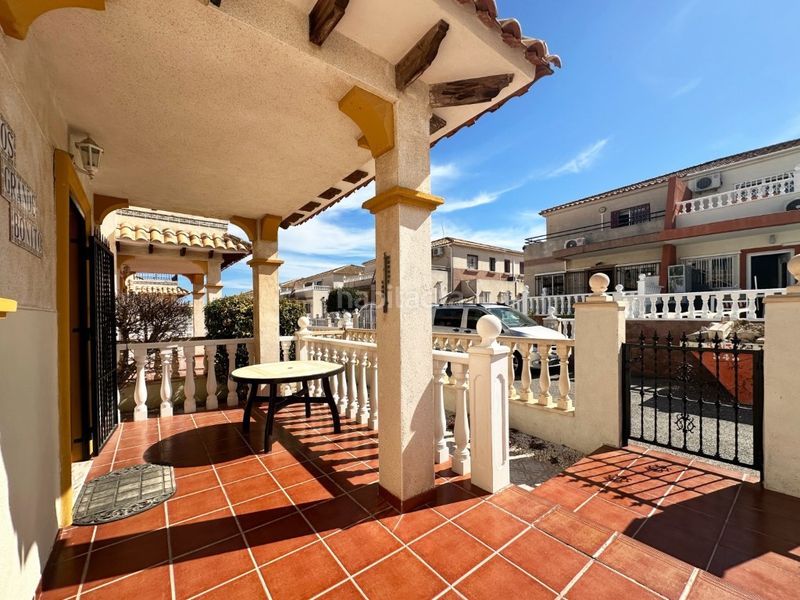 Foto aed96bb1-8e47-4e4a-aaf1-b7fa1c53945a. Casa amb piscina a Lomas de Cabo Roig - Los Dolses Orihuela