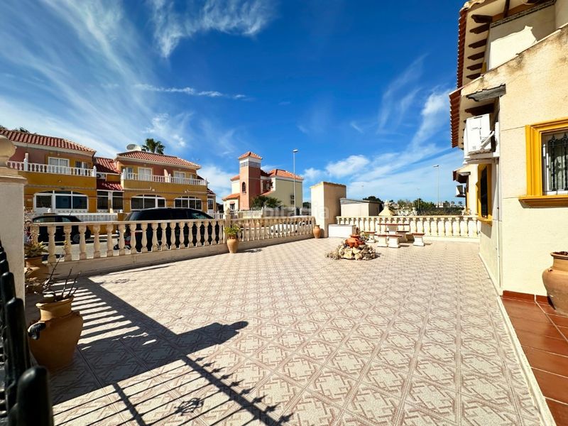 Foto c13d8cc2-e4b6-4e73-9f8a-b0a6805ed8ad. Casa amb piscina a Lomas de Cabo Roig - Los Dolses Orihuela