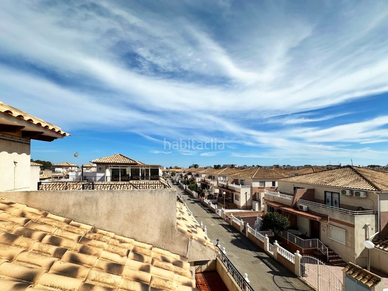 Foto c476e34b-a06e-4bc4-ba59-017b2e045782. Casa amb piscina a Lomas de Cabo Roig - Los Dolses Orihuela