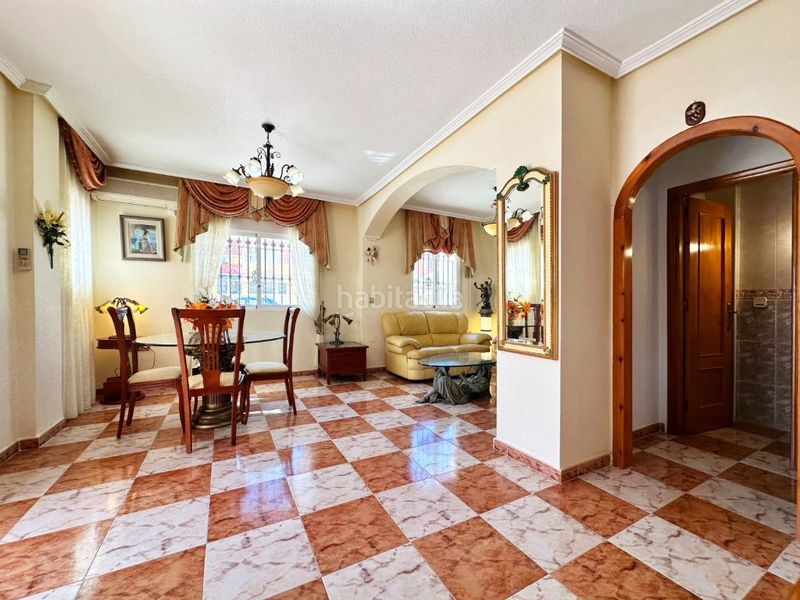 Foto c79b81f4-b66a-4651-ac67-94a8ca0b1128. Casa amb piscina a Lomas de Cabo Roig - Los Dolses Orihuela