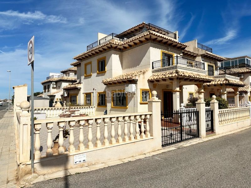 Foto ce5ddcdc-b26a-4c26-9660-7e4786a1afbf. Casa amb piscina a Lomas de Cabo Roig - Los Dolses Orihuela