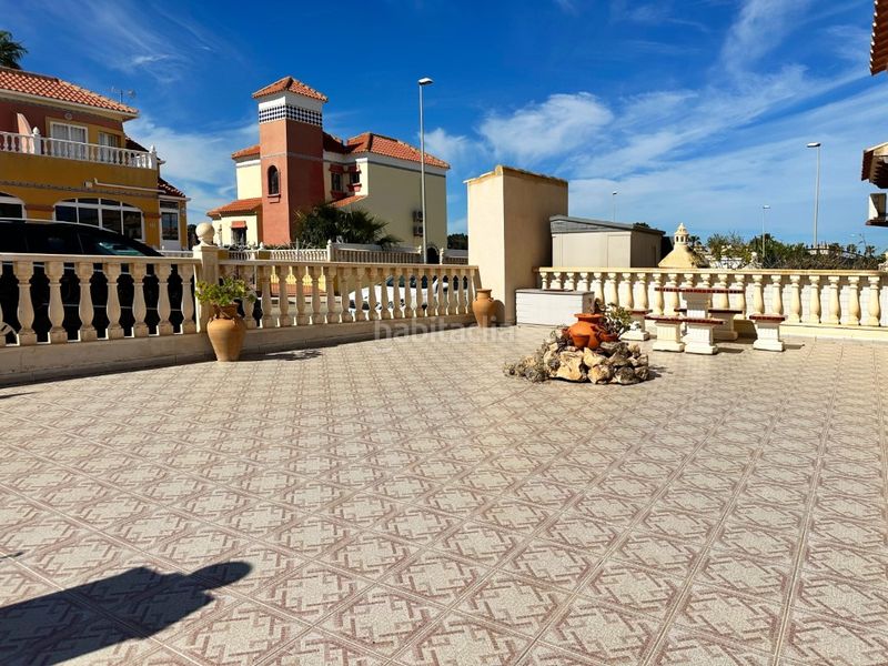 Foto f91e1cfb-3128-42f4-8cba-3ded8baed858. Casa amb piscina a Lomas de Cabo Roig - Los Dolses Orihuela