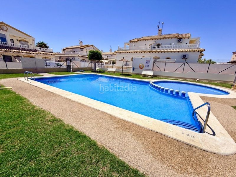 Foto 1775a4ea-8b39-42d6-851f-300c0448b45a. Casa amb aparcament a Los Balcones-Los Altos Torrevieja