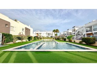 Apartament  Calle manuel romera. Precioso apartamento de 2 habitaciones en la planta baja