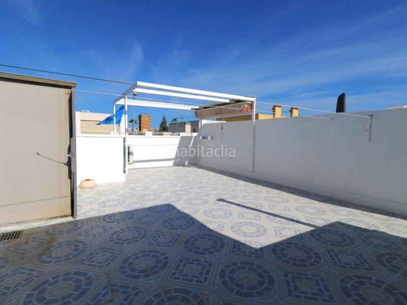 Foto 82a48af4-b7ce-435a-97a0-b571d287316d. Casa amb piscina a Zona Carrefour - Urbanizaciones Torrevieja
