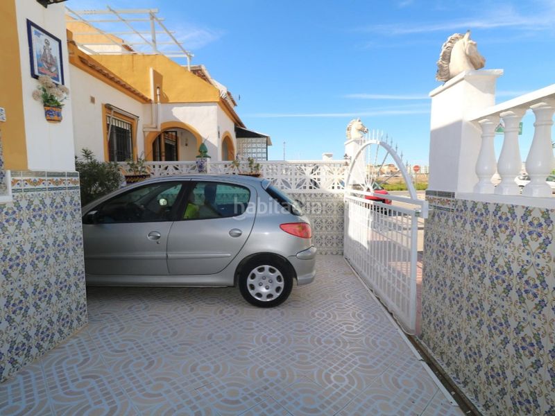 Foto a2e4e7c4-321b-4bca-a3d5-dc35b4c95573. Casa amb piscina a Zona Carrefour - Urbanizaciones Torrevieja