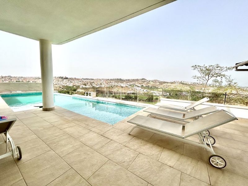Foto 88473d01-df3e-4f27-a4a1-1b58f7e4248d. Casa amb piscina a Centro de la Ciudad Quesada Rojales