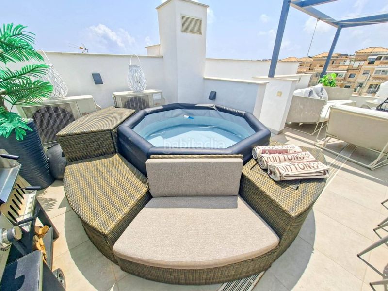 Foto 59a3136d-0a18-434e-8d95-6f32885ec4cc. Casa amb piscina a Los Almendros Orihuela