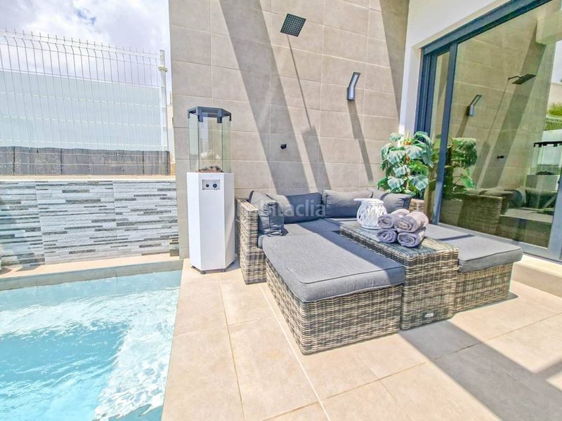 Foto 5fb4953d-bd4e-4d6b-aa98-20e3d1e32bea. Casa amb piscina a Los Almendros Orihuela