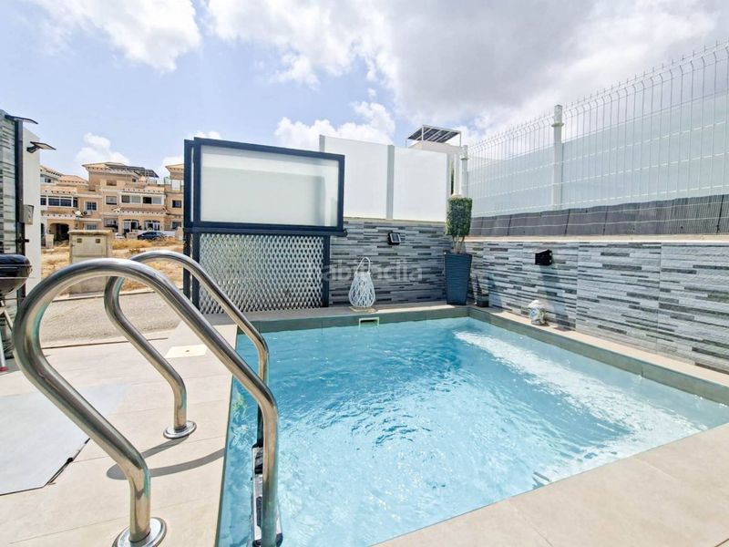 Foto c499edf9-ab5c-4da0-828a-99536a999784. Casa amb piscina a Los Almendros Orihuela