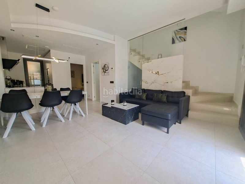 Foto cfbed43b-ac56-4dd0-a40d-9bcebdb6f0be. Casa amb piscina a Los Almendros Orihuela