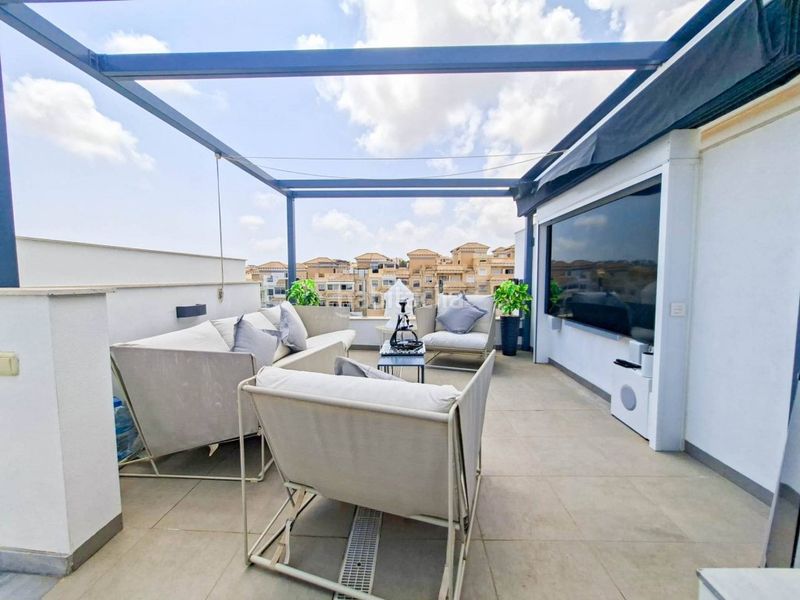 Foto e820990a-33d2-46bd-876d-b3507d9df301. Casa amb piscina a Los Almendros Orihuela