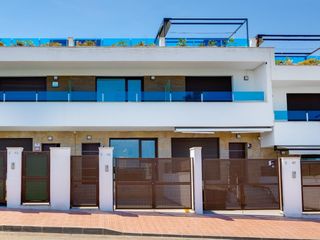 Casa adossada a Los Balcones-Los Altos. Moderna casa adosada con solárium privado y jacuzzi en los balco