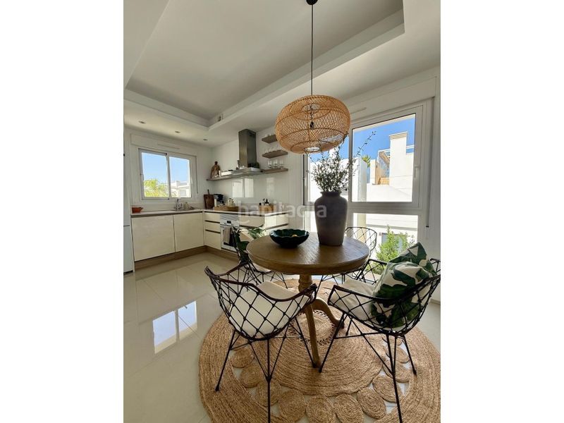 Foto 2de107e0-400f-4300-bf7f-f598dbad873d. Ático en avenida málaga 22 apartamento con terraza espectacular en la azotea y vistas preciosas. en Rojales
