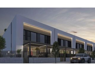 Casa a Dolores. Adosados modernos en dolores con piscina comunitaria