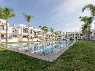 Casa a Los Balcones-Los Altos. Residencial de obra nueva de bungalows en los balcones, torrevie