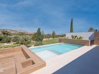 Casa en Algorfa. Exclusivas villas de nueva construcción en primera línea de camp
