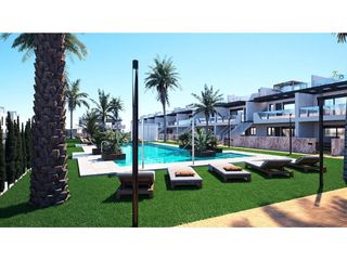 Casa a Pilar de la Horadada Ciudad. Bungalows de nueva construcción con jardín o solárium cerca de l
