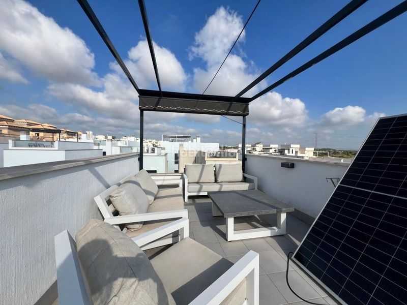 Foto 01aa6133-b832-4112-9685-2dd506e1d617. Casa amb piscina a Los Almendros Orihuela