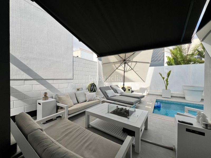 Foto 2c8fb312-7f2a-41a4-9875-d8fe98ffad56. Casa amb piscina a Los Almendros Orihuela