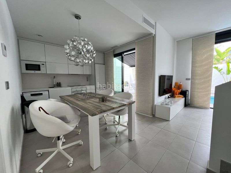 Foto c3017609-e7eb-4d05-a67a-90f789f439c6. Casa amb piscina a Los Almendros Orihuela