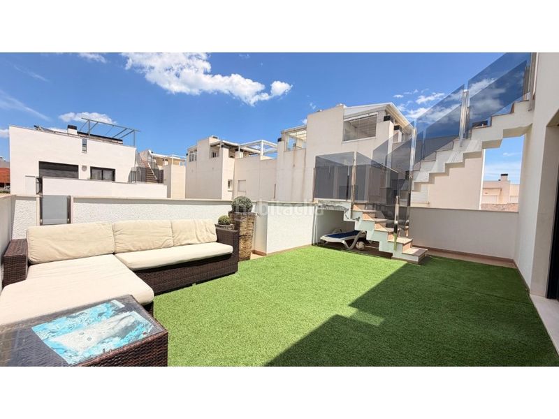 Foto b50c5a23-85cd-491a-b1bb-406d7a72e879. Casa amb piscina a Parque Acuático - Sector 25 Torrevieja