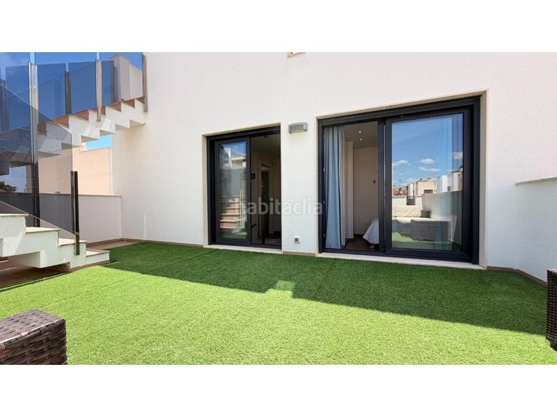 Foto dab3619a-952d-45bb-8368-e17ece394500. Casa amb piscina a Parque Acuático - Sector 25 Torrevieja