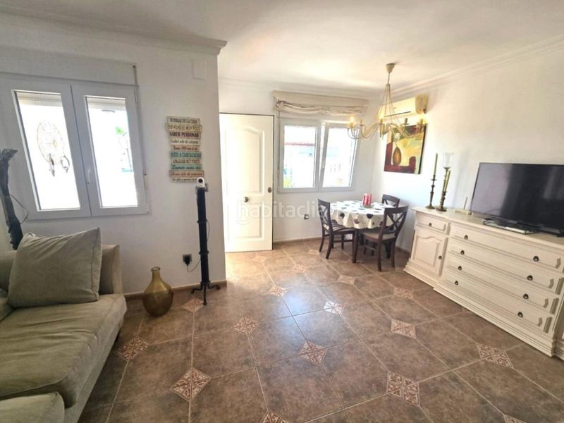Foto 5f7ca726-f699-41d4-9cc0-1fc59cc8d824. Casa amb piscina a Los Balcones-Los Altos Torrevieja
