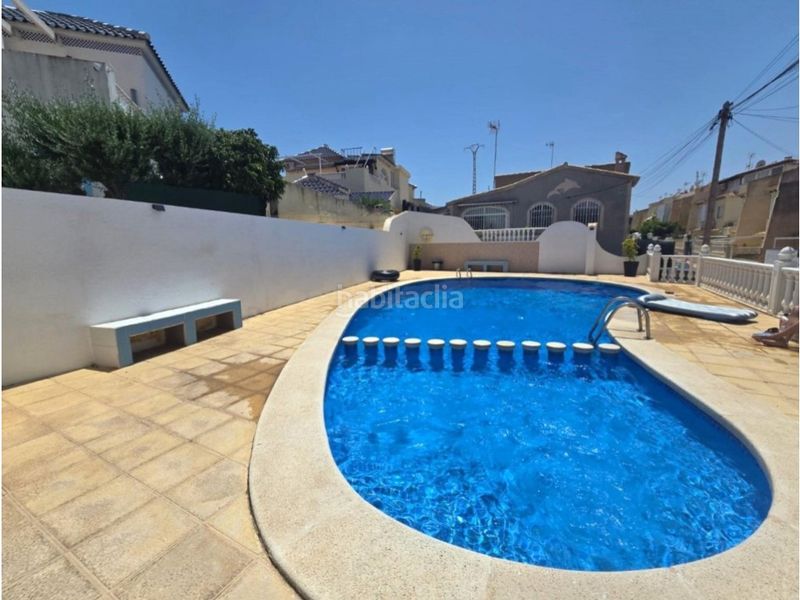 Foto 658a0f7e-2cf8-41aa-8333-baafadb8b338. Casa amb piscina a Los Balcones-Los Altos Torrevieja