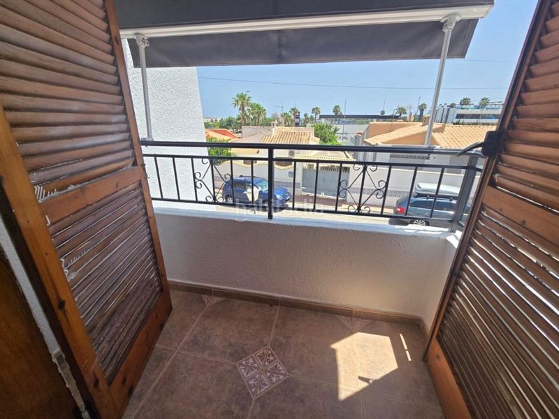 Foto f327b590-e423-4b91-90c2-a6c82e9a9124. Casa amb piscina a Los Balcones-Los Altos Torrevieja