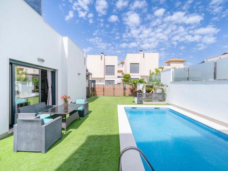 Foto 57f2840c-7ea9-4192-a6b4-7f25630de091. Casa amb calefacció piscina a Parque Acuático - Sector 25 Torrevieja