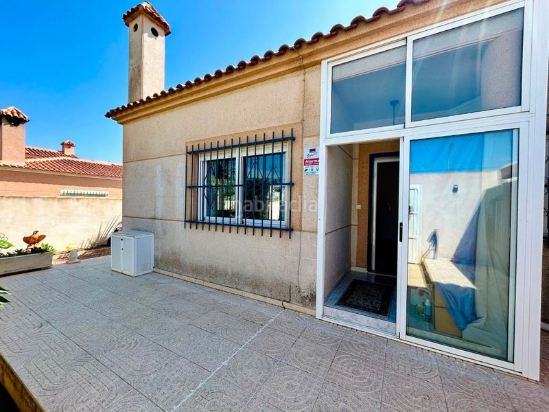 Foto 5dd2ebb9-21a0-4cf8-8ea4-d25cb71d738f. Casa amb piscina a Zona Carrefour - Urbanizaciones Torrevieja