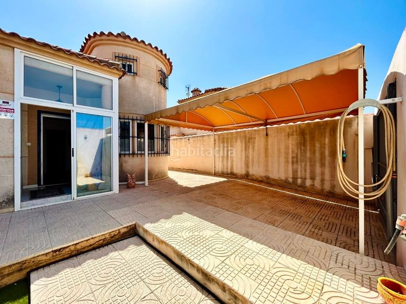 Foto 8c17ef26-d618-4ca5-a4e7-b898ce08c34a. Casa amb piscina a Zona Carrefour - Urbanizaciones Torrevieja