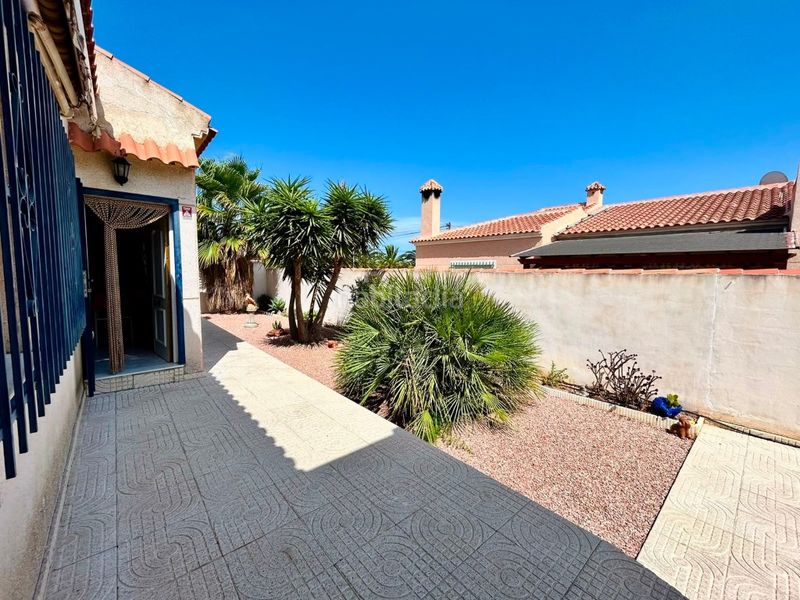 Foto b2ba2b51-2af4-48b6-b9cf-508cf2955ebd. Casa amb piscina a Zona Carrefour - Urbanizaciones Torrevieja