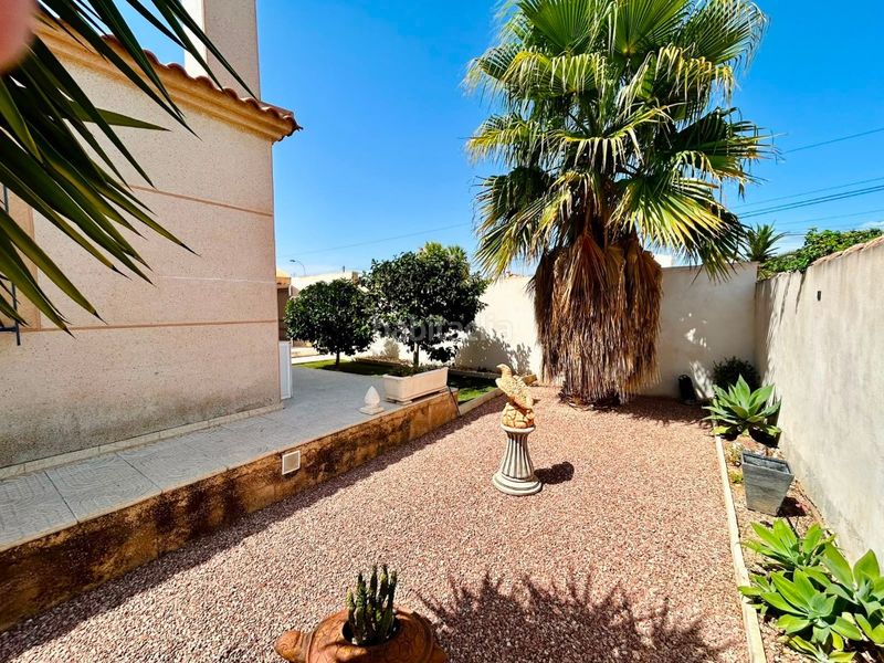 Foto cb3da249-51b5-45ed-933f-41d29a316e92. Casa amb piscina a Zona Carrefour - Urbanizaciones Torrevieja