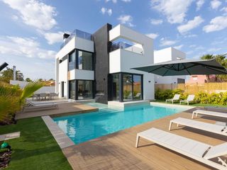 Casa  Calle lope de vega. Impresionante villa moderna independiente con piscina privada, t
