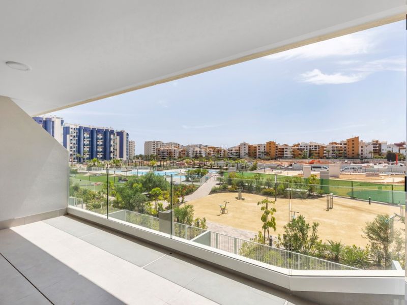 Foto d10a627f-bcd6-4265-b155-eaac3c8897e9. Apartament amb aparcament a Punta Prima Torrevieja