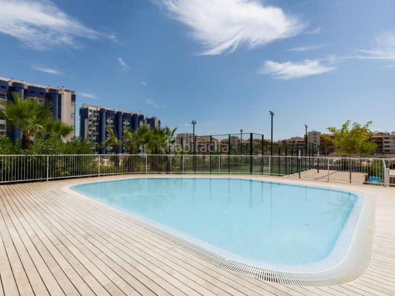 Foto ff45c51b-1046-4a9a-b8e1-3595fdd33e7e. Apartament amb aparcament a Punta Prima Torrevieja