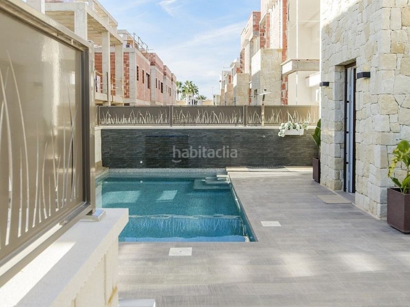 Foto e573867d-b023-4149-b27b-169014bda6cf. Casa amb piscina a Montesinos (Los)