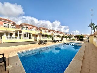 Apartamento  Calle granito. Piso de 2 habitaciones en la planta baja en la zenia